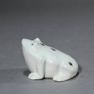 White Glaze Toad Brush Holder: White Glaze Toad Brush Holder Height:4.6cm, Length:7.5cm,