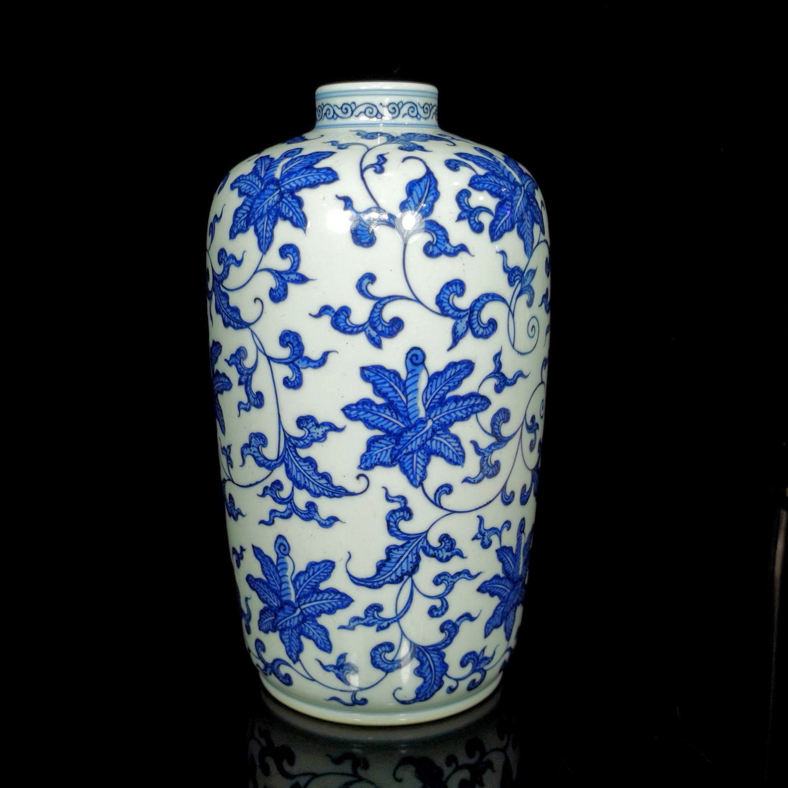 Qing Dynasty, Yongzheng Reign Blue-and-White ??Interlocking Florals?? Lantern Vase (1 of 5)