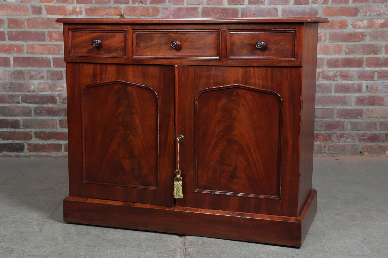 William IV Mahogany Cabinet (1 of 15)
