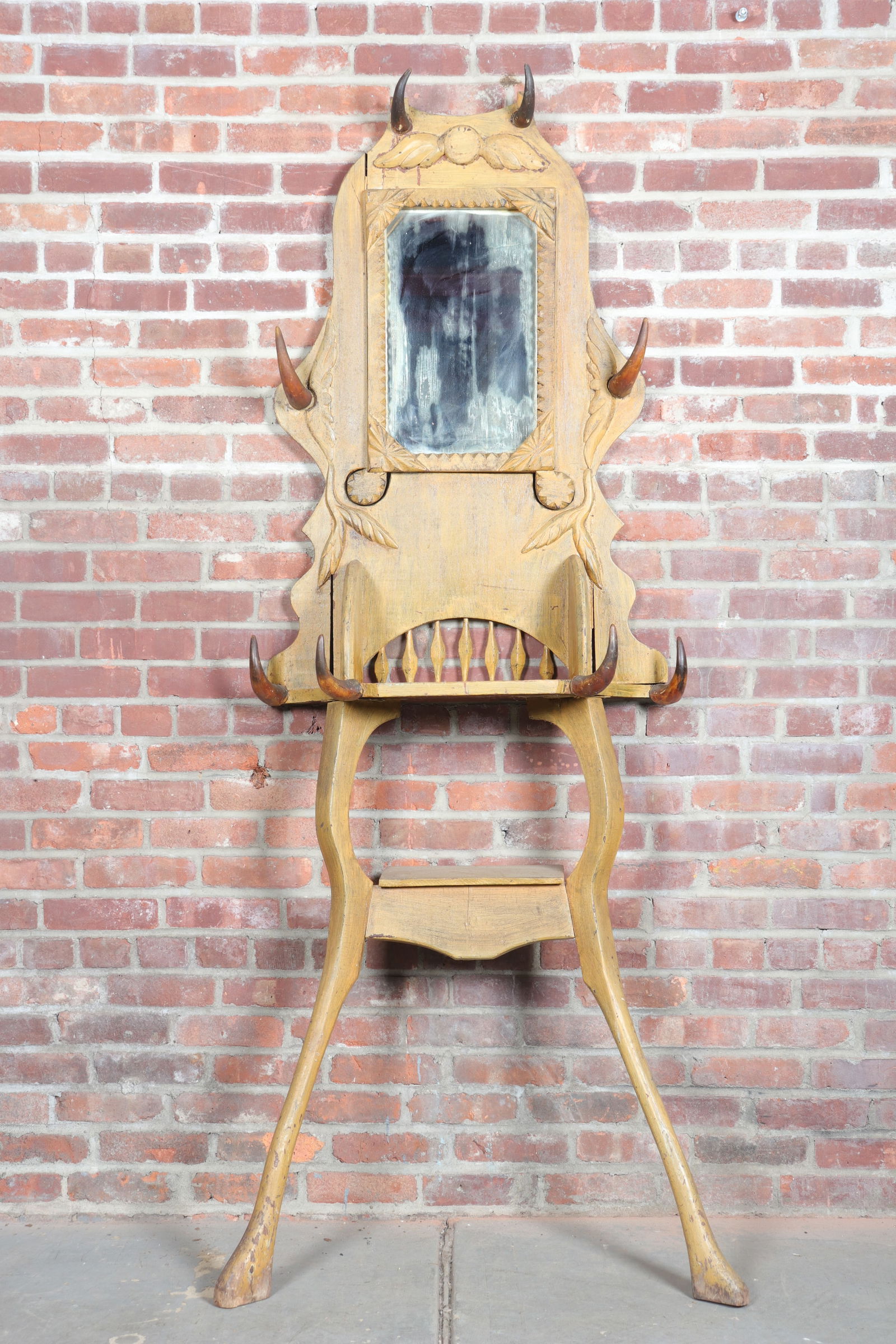 Hunting Lodge Horned Hall Tree (1 of 10)