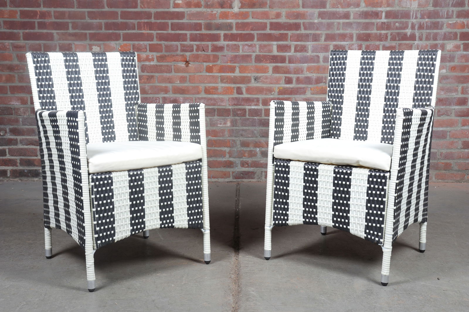 Pair of Black and White Outdoor "Kendrick" Chairs from Safavieh (1 of 11)