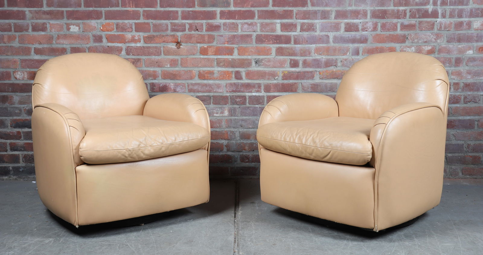 Pair of Art Deco Style Leather Club Chairs (1 of 10)