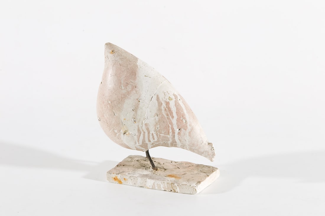 Alois Heidel* (Vienna 1915 - 1990 Vienna): Alois Heidel* (Vienna 1915 - 1990 Vienna)Hen, 1965stone 16,5 x 14,5 x 6,7 cmsigned Heidel, dated 65SCHÄTZPREIS / ESTIMATE °€ 300 - 600STARTPREIS / STARTING PR