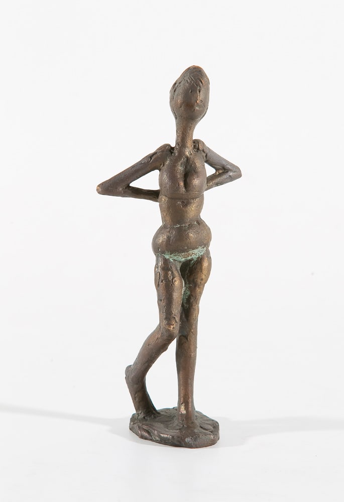 Hans Knesl* (Bad Pirawarth 1905 - 1971 Vienna): Hans Knesl* (Bad Pirawarth 1905 - 1971 Vienna)Nude modelbronze 19 x 8 x 6 cmsigned Knesl, numbered IX 3/7SCHÄTZPREIS / ESTIMATE °€ 300 - 400STARTPREIS / START