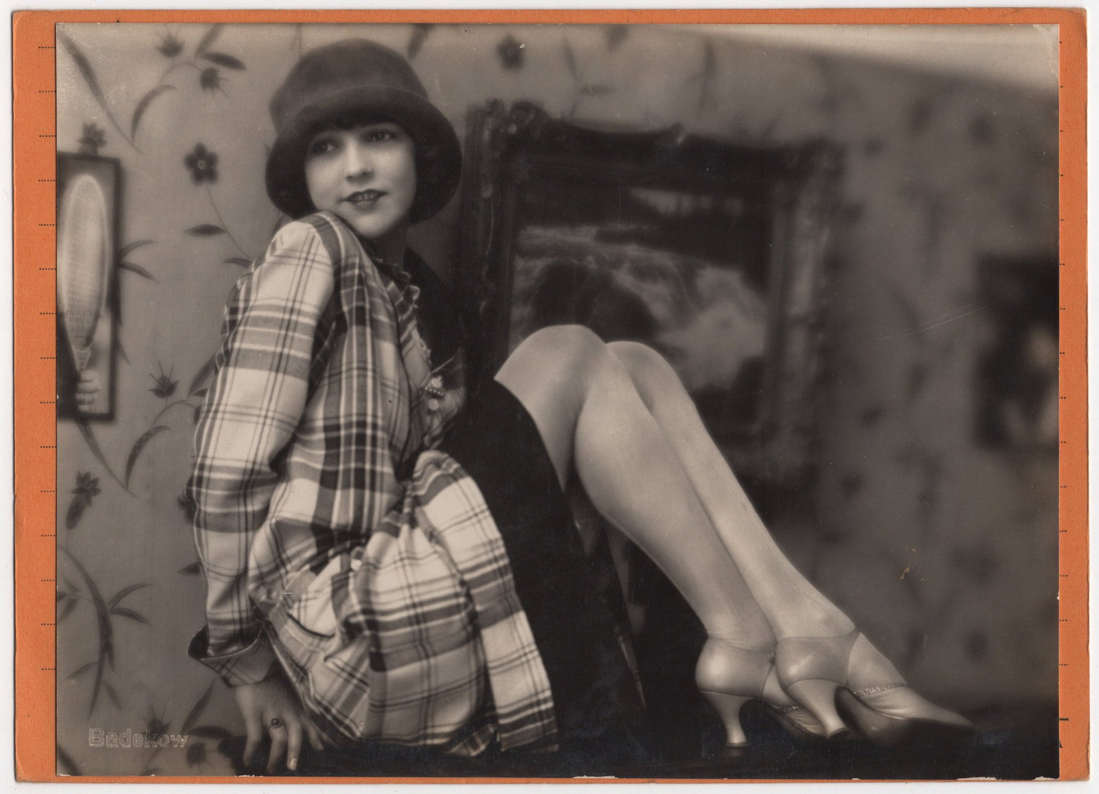 Martin Badekow* (Berlin 1896 - 1983 Berlin): Martin Badekow* (Berlin 1896 - 1983 Berlin) Sitting vintage gelatin silver print 16,5 x 21,9 cm Photographer’s stamp in the negative verso technical details and photographer’s credit mounted to ar