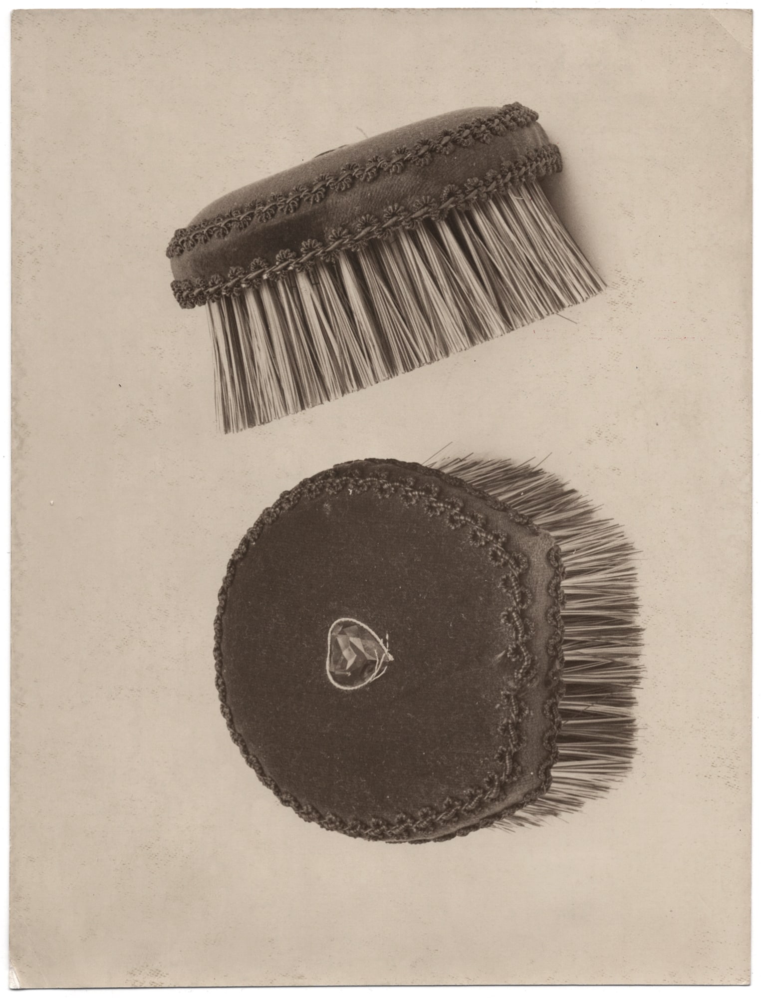 Antonio Cesano (Active from 1945): Antonio Cesano (Active from 1945) Brushes Still life, 1962 vintage gelatin silver print 23.6 x 18 cm verso photographer’s stamp SCHÄTZPREIS / ESTIMATE € 150 - 400