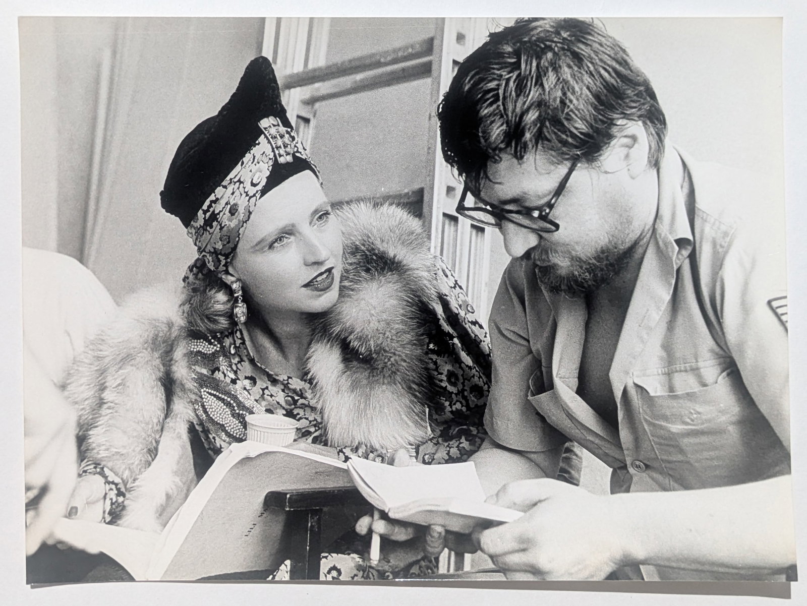 Roxy Film: Roxy Film Rainer Werner Fassbinder and Hannah Schygulla at the set for the movie „Lili Marleen“, ca 1981 gelatin silver print 17,5 x 24 cm verso Annotations (ua Foto Roxy)