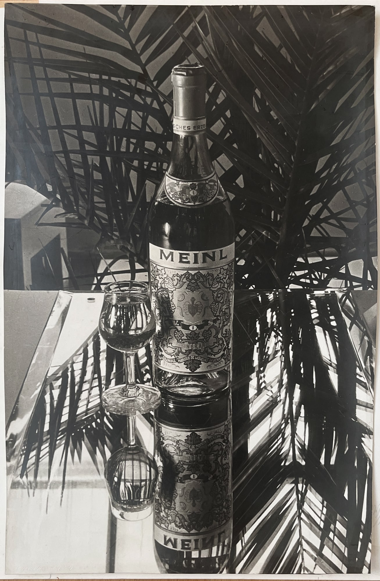 Franz Senkinc* (Vienna 1902 - 1956 Vienna): Franz Senkinc* (Vienna 1902 - 1956 Vienna) Meinl - Cognak, 1930s vintage gelatin silver print 47,9 x 30,4 cm signed and annotated on the mount, with adjoining mount SCHÄTZPREIS / ESTIMATE € 400