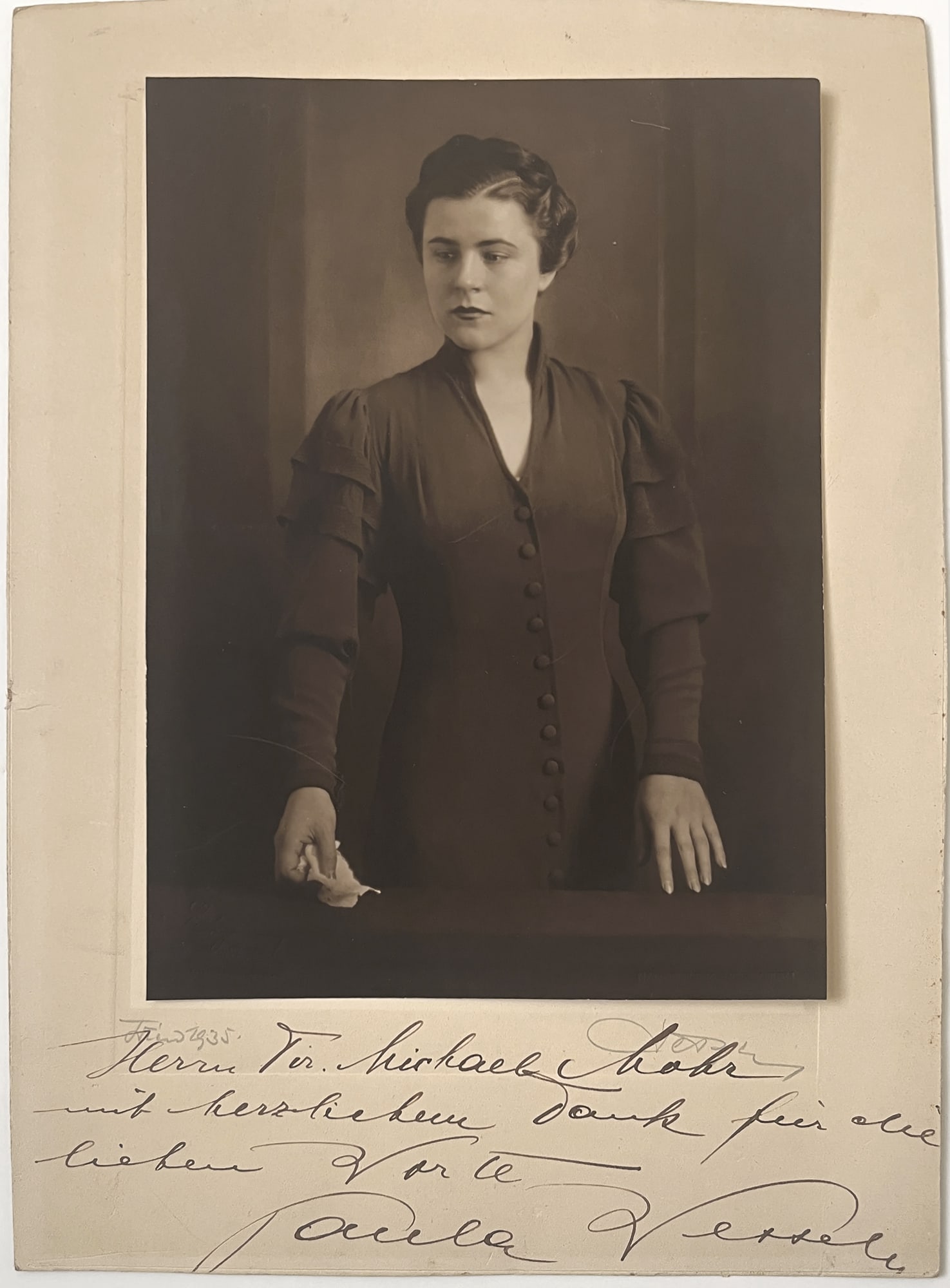 Franz Xaver Setzer (Vienna 1886 - 1939 Vienna): Franz Xaver Setzer (Vienna 1886 - 1939 Vienna) Actress Paula Wessely, 1935 vintage gelatin silver print 22,5 x 16,6 cm photographer’s blind stamp, signed and dated „Wien 1935” with