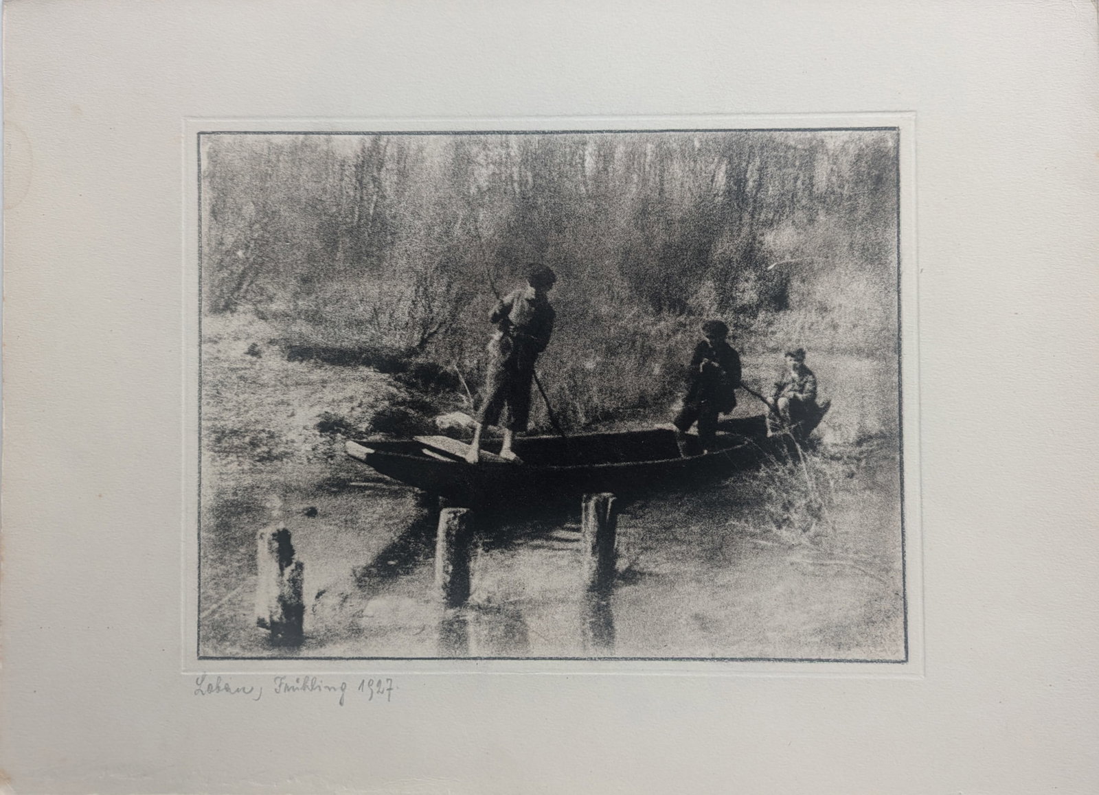 Unknown photographer (Biographical data unknown): Unknown photographer (Biographical data unknown) Spring in Vienna, 1927 Bromoil transfer print 18 x 24 cm in pencil labeled and dated on mount ( 27 x 37,5 cm) SCHÄTZPREIS / ESTIMATE € 200 - 350