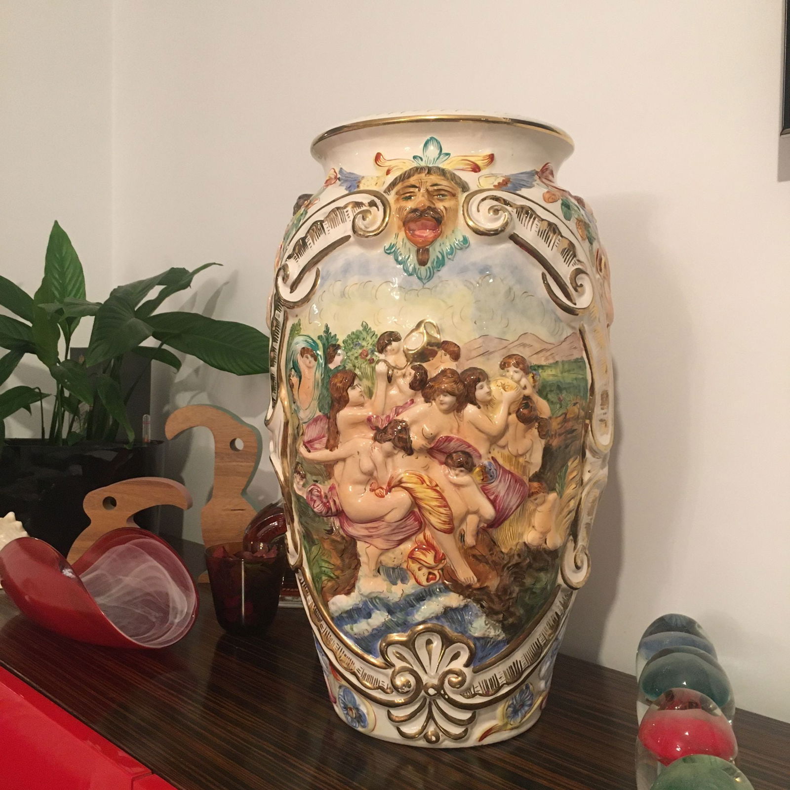 CAPODIMONTE LARGE ROYAL VASE FROM ITALY: Important and superb antique Vase-Vase, giant size XXL, museum piece, Italian porcelain from Capodimonte, original from the early/mid 20th century, in exquisite and fine Italian porcelain with extensi