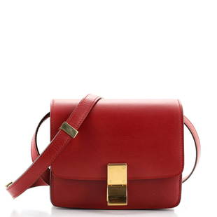 Celine Classic Box Bag Smooth Leather Small: These are professional pictures of the actual item offered by Rebag. Condition: Good. Scuffs and creasing on exterior and strap, bubbling underneath flap, scuffs, marks and indentations in interior.