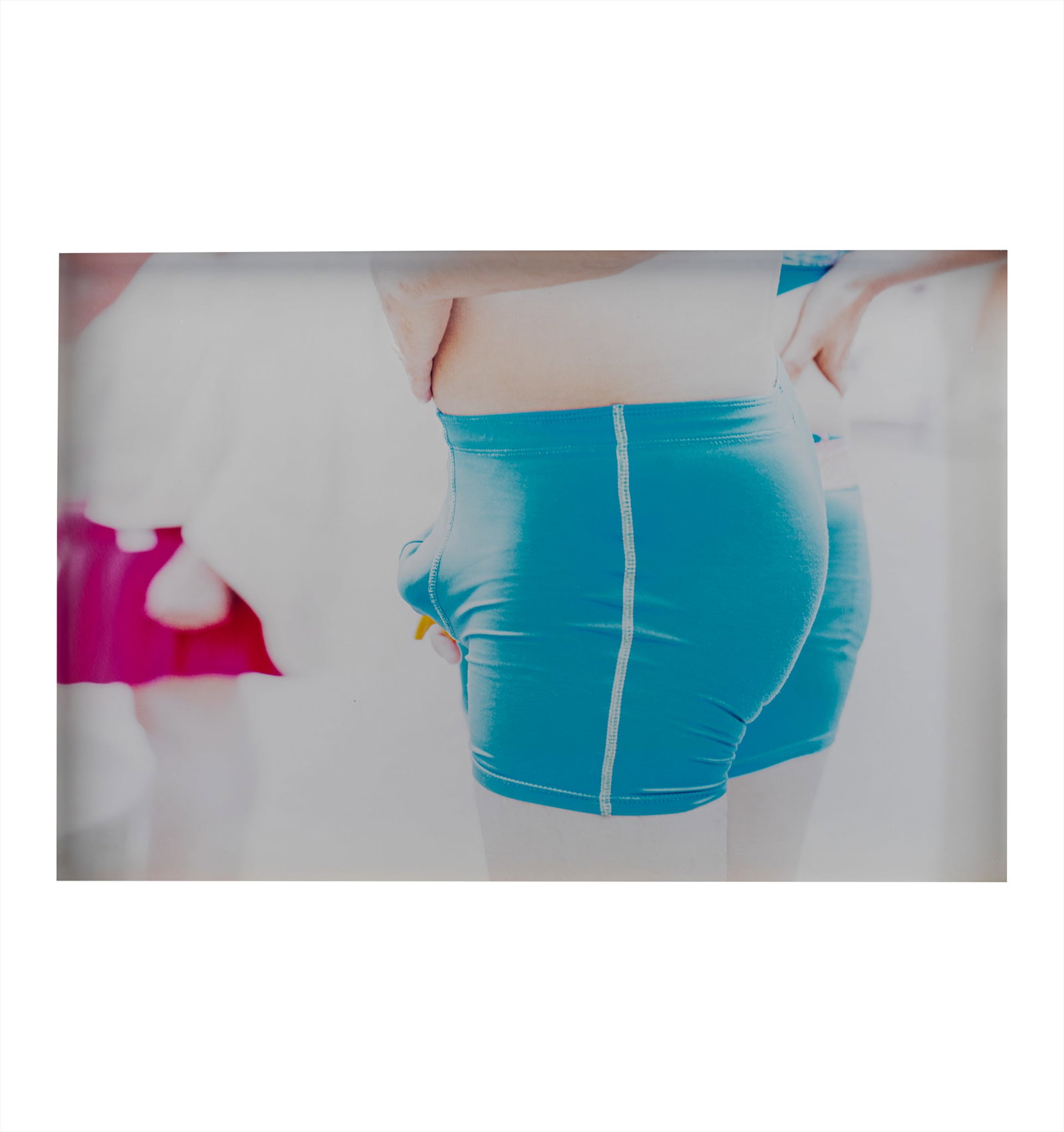 ALEJANDRA QUINTERO SINISTERRA (Siglo XX, Colombia): Balnearios, 2016Fotografia sobre papel BarytaMedidas: 40 x 60 cmEdicion 1/5 + 2 Pruebas de ArtistaBuen estado de conservacion.Coleccion privada. Certificado de Alejandra Quintero.