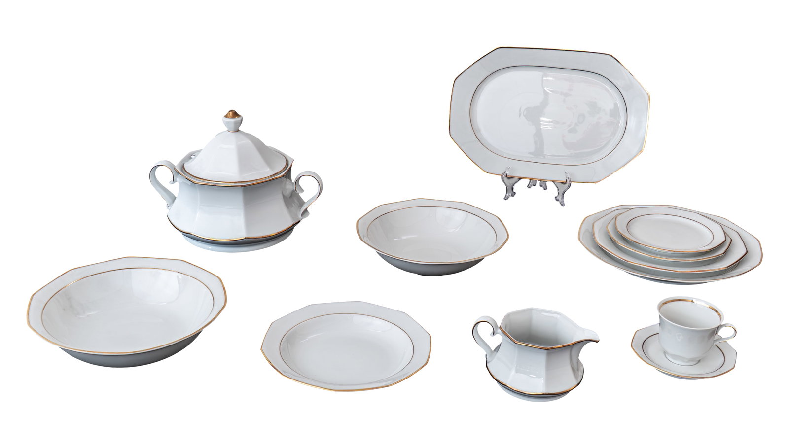 Vajilla Bavaria de 103 piezas: Compuesta por:- 12 tazas de cafe- 12 platos para taza de cafe - 12 platos de consome- 24 platos de postre- 24 platos principales- 1 sopera- 1 salsera - 1 bandeja ovalada- 1 bandeja redonda- 1 plato pe