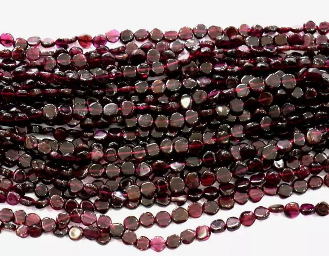 14" STRAND NATURAL GARNET BEADS COIN 5 - 5.5 MM  (3 LINES) (1 of 2)