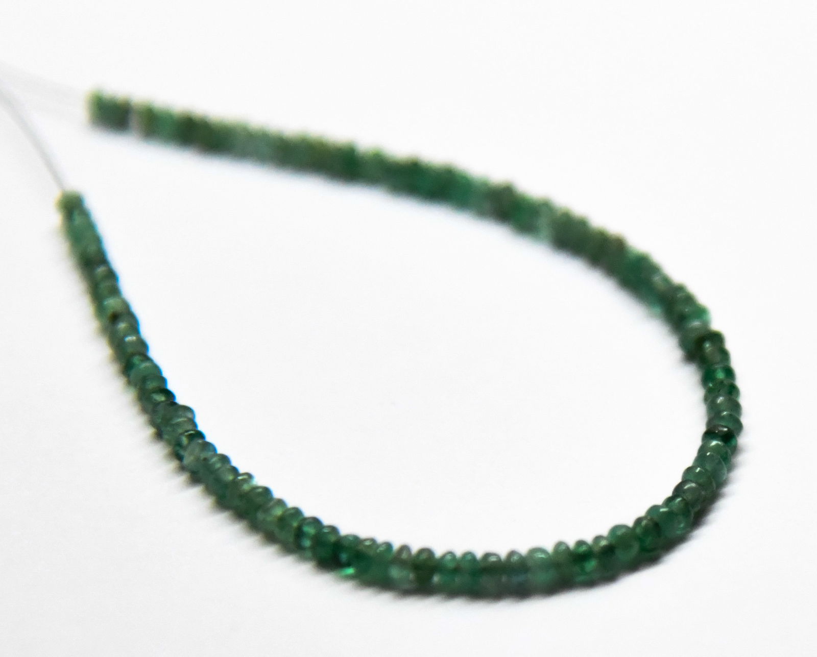 NATURAL EMERALD BEADS RONDELLE 2 - 2.5 MM, 93 PCS (1 of 2)