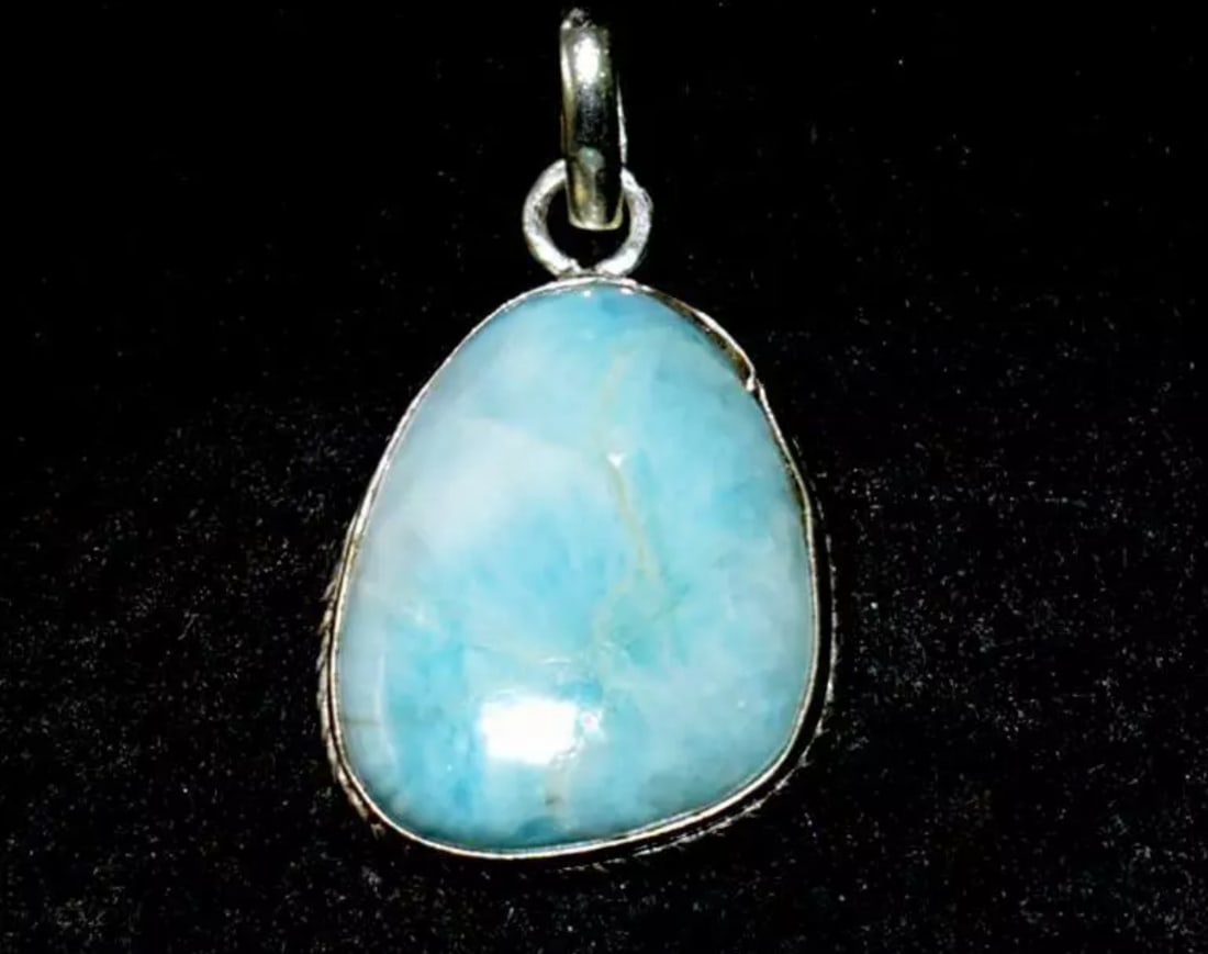 SOLID 925 STERLING SILVER PENDANT - NATURAL LARIMAR FANCY: These are natural, earth mined and hand crafted with precision. Stone: Larimar, Shape: Fancy, Size: 15x19 mm, Width: 5.5 mm, Length: 1 1/8", Weight: approx. 23 carats. The photographs are enlarged to