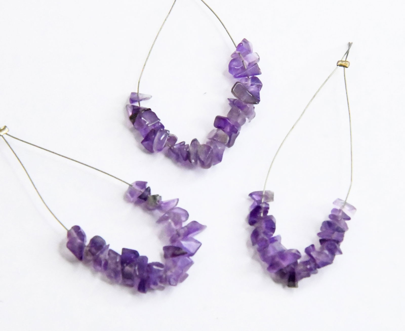 NATURAL AMETHYST BEADS CHIPS 2X3 - 4X5 MM 25 PCS (14 TASSELS) (1 of 1)