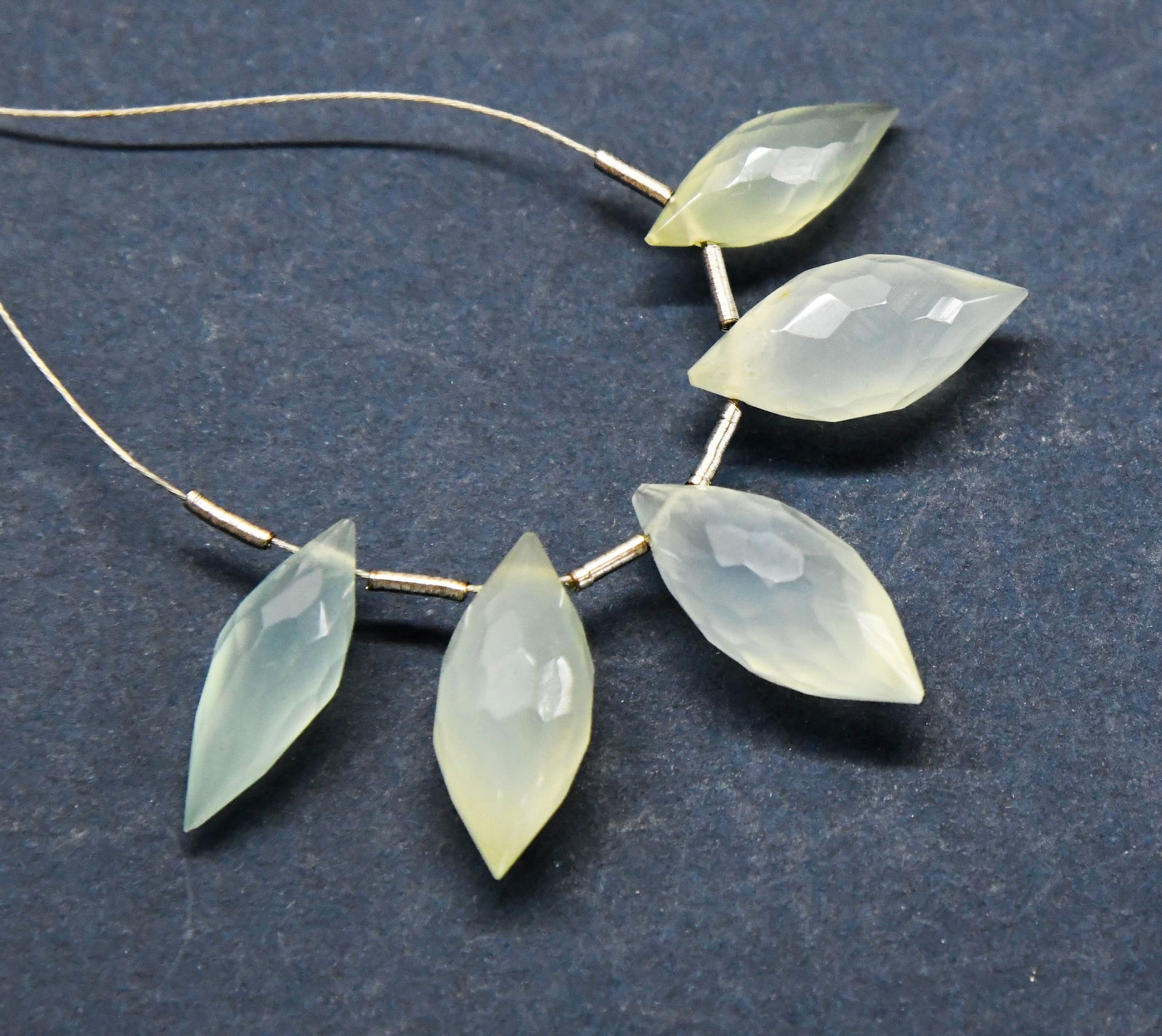 NATURAL CHALCEDONY BEADS FACETED FANCY 5.5X15 - 7.5X17 MM, 5 PCS (1 of 2)