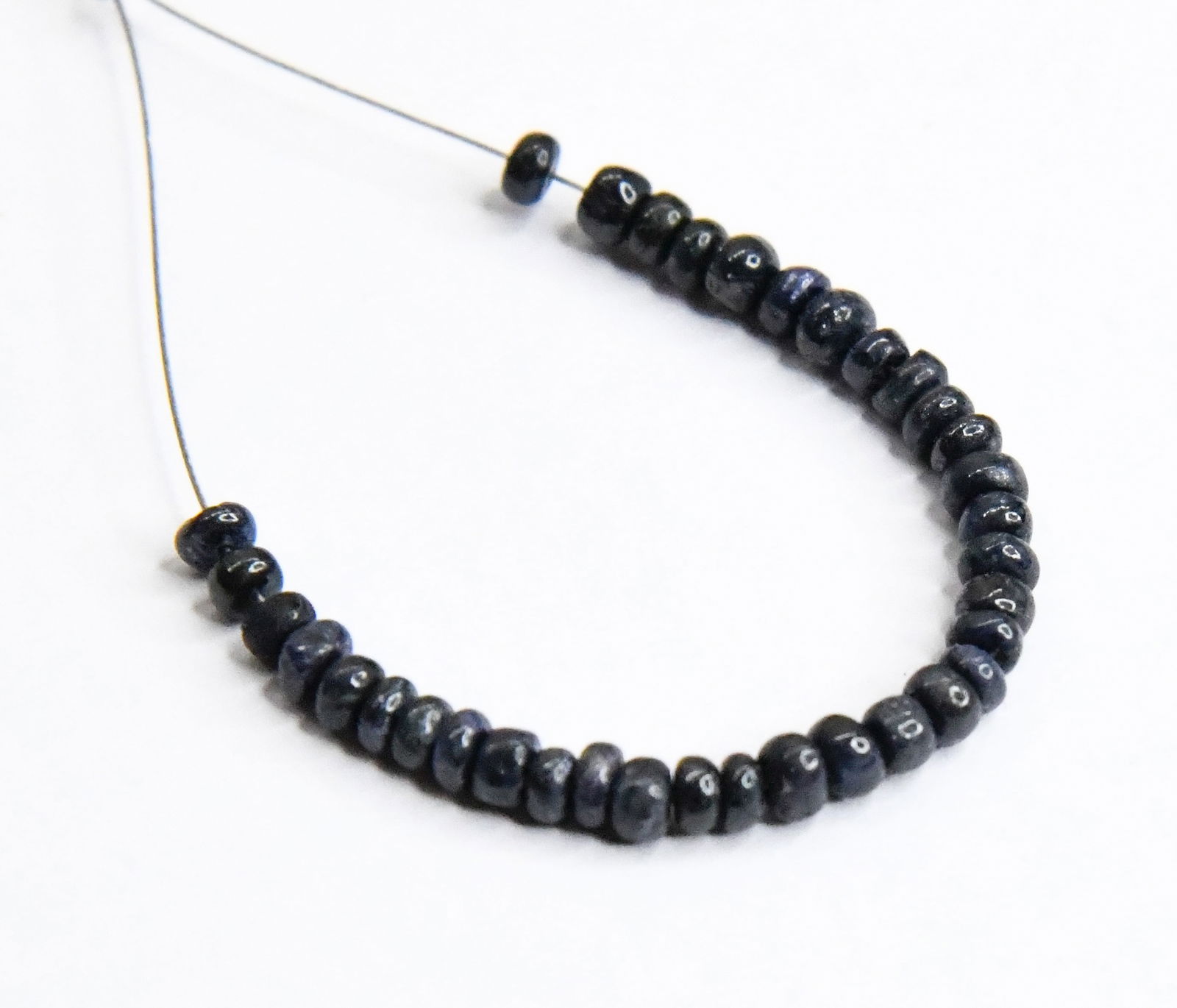 NATURAL BLUE SAPPHIRE BEADS (DYED) RONDELLE 3 - 3.5 MM 35 PCS (3 TASSELS) (1 of 2)