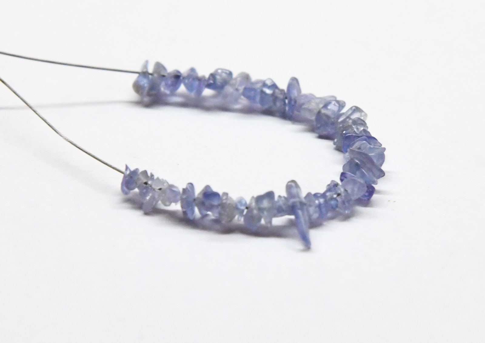 NATURAL TANZANITE BEADS CHIPS 1X2 - 3X4 MM, 48 PCS (1 of 2)