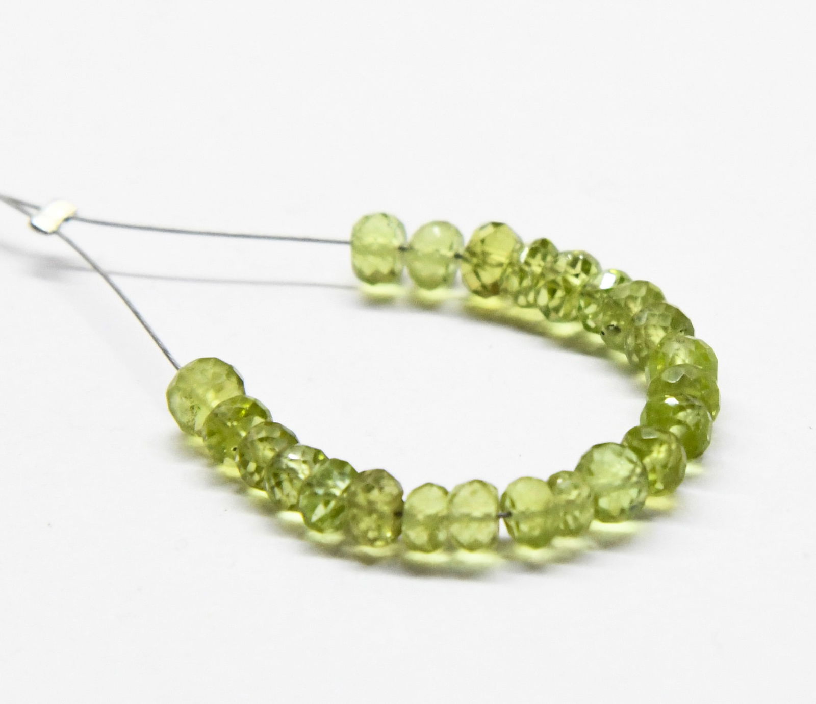 NATURAL PERIDOT BEADS FACETED RONDELLE 3.5 - 4 MM, 23 PCS (1 of 2)