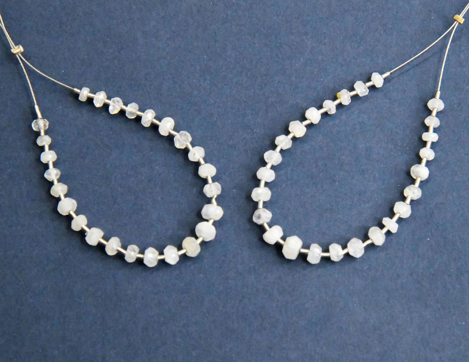 NATURAL RAINBOW MOONSTONE BEADS FACETED RONDELLE 3 - 4.5 MM 25 PCS (2 TASSELS) (1 of 1)