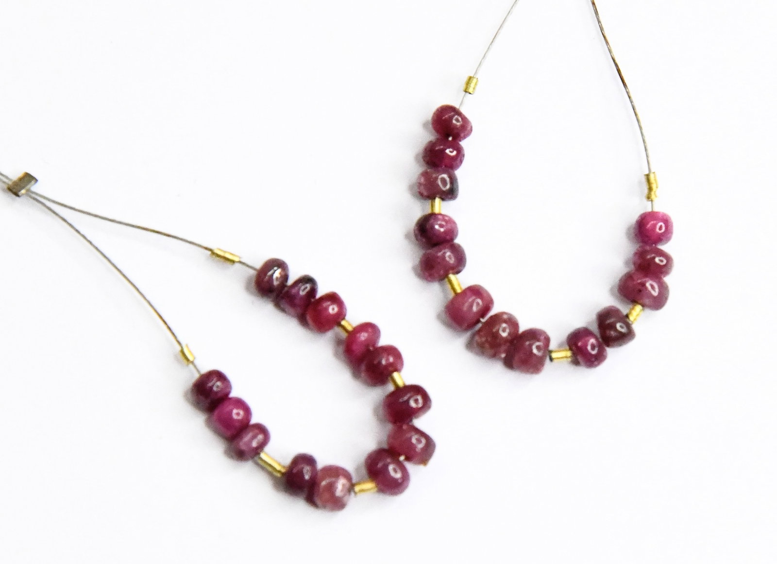 RUBY BEADS RONDELLE 3 - 4 MM 13 PCS (2 TASSELS) (1 of 1)