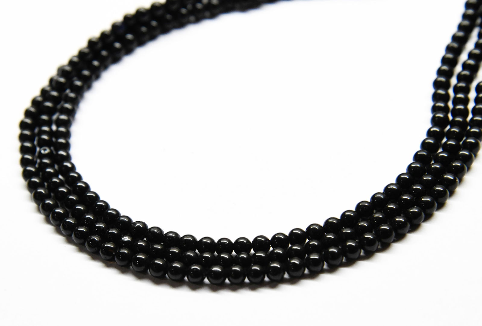 NATURAL BLACK STONE BEADS ROUND 4 MM, 14" STRAND (3 LINES) (1 of 2)
