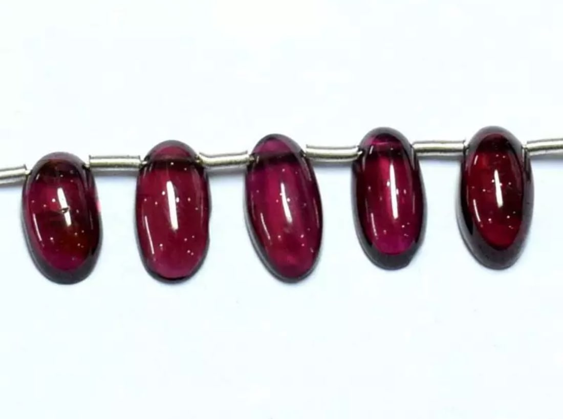 NATURAL GARNET BEADS FLATBACK OVAL 5X8 - 5X10 MM 5 PCS (3 TASSELS) (1 of 2)