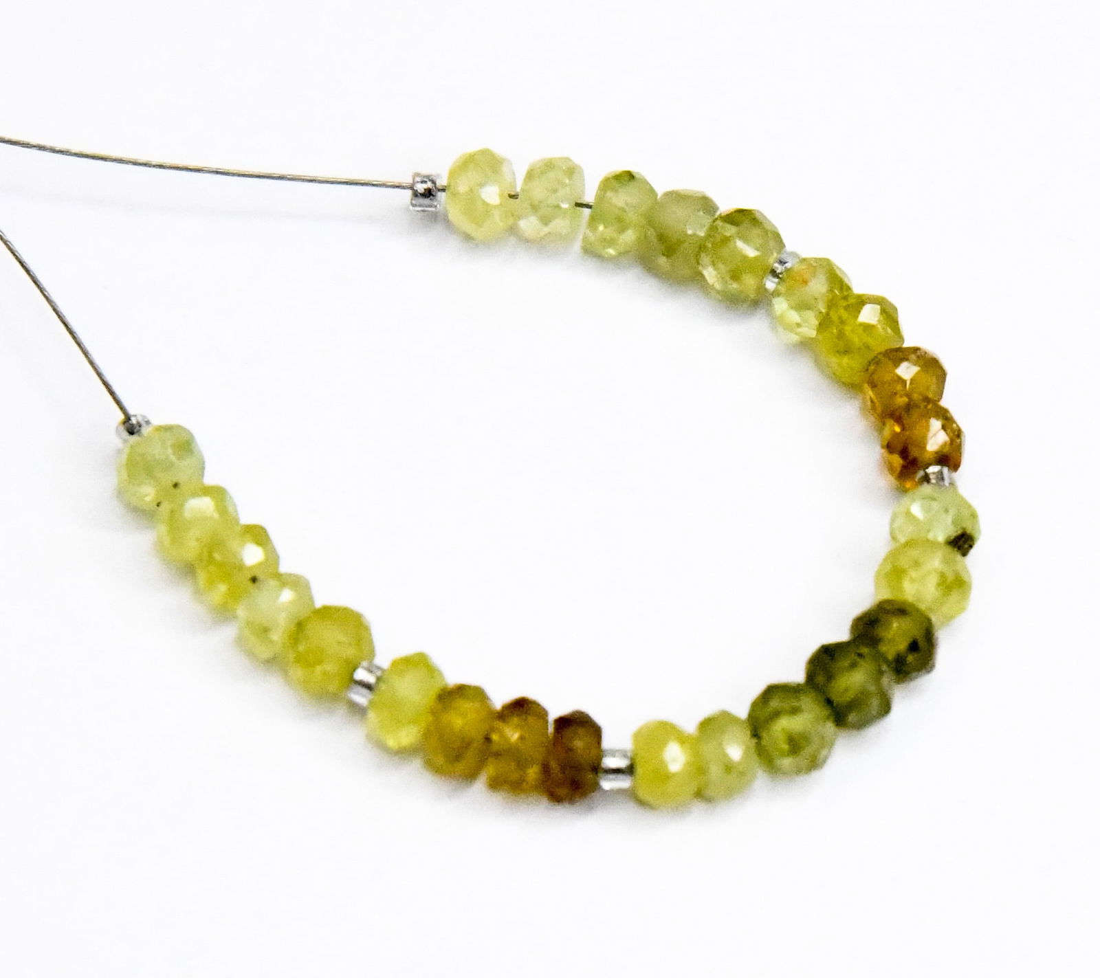 NATURAL GROSSULAR GARNET BEADS FACETED RONDELLE 3.5 - 4 MM 25 PCS (2 TASSELS) (1 of 2)