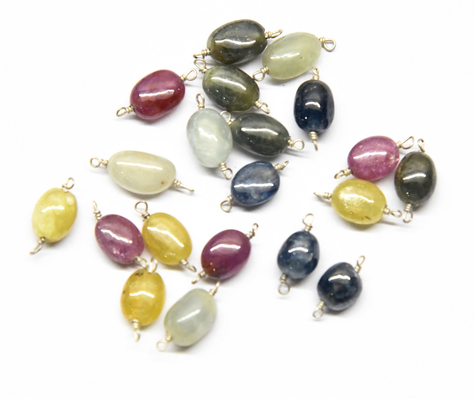 NATURAL MULTI SAPPHIRE BEADS OVAL 5X6 - 6X8 MM - (20 PIECES) (1 of 1)