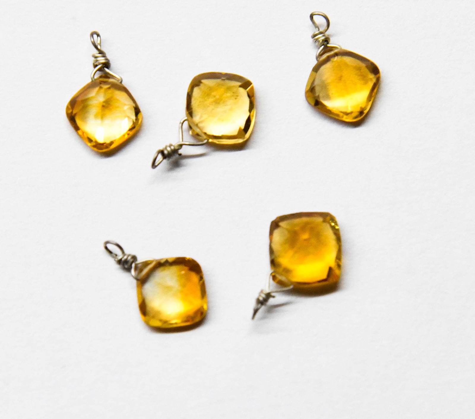 NATURAL CITRINE BEADS FACETED SQUARE 7.5 - 8 MM, 5 PCS (1 of 2)