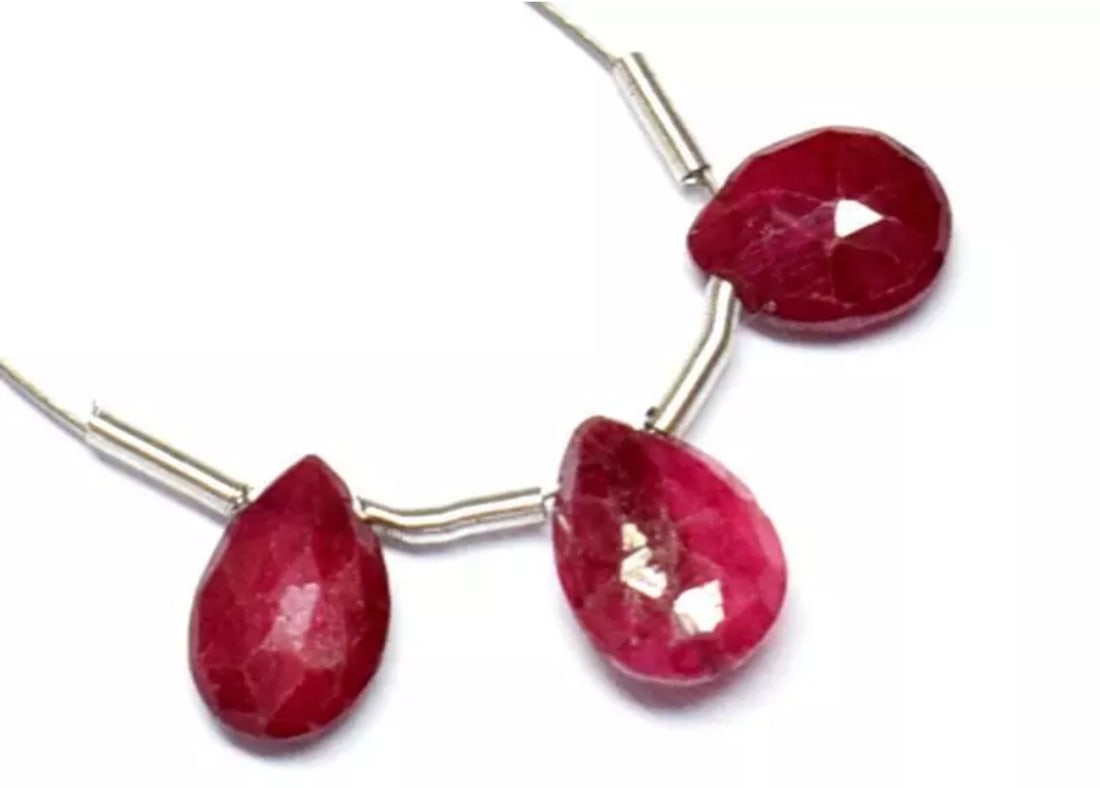 RUBY (DYED) BEADS FACETED PEAR 5.5X7 - 6X8.5 MM 3 PCS (1 of 2)