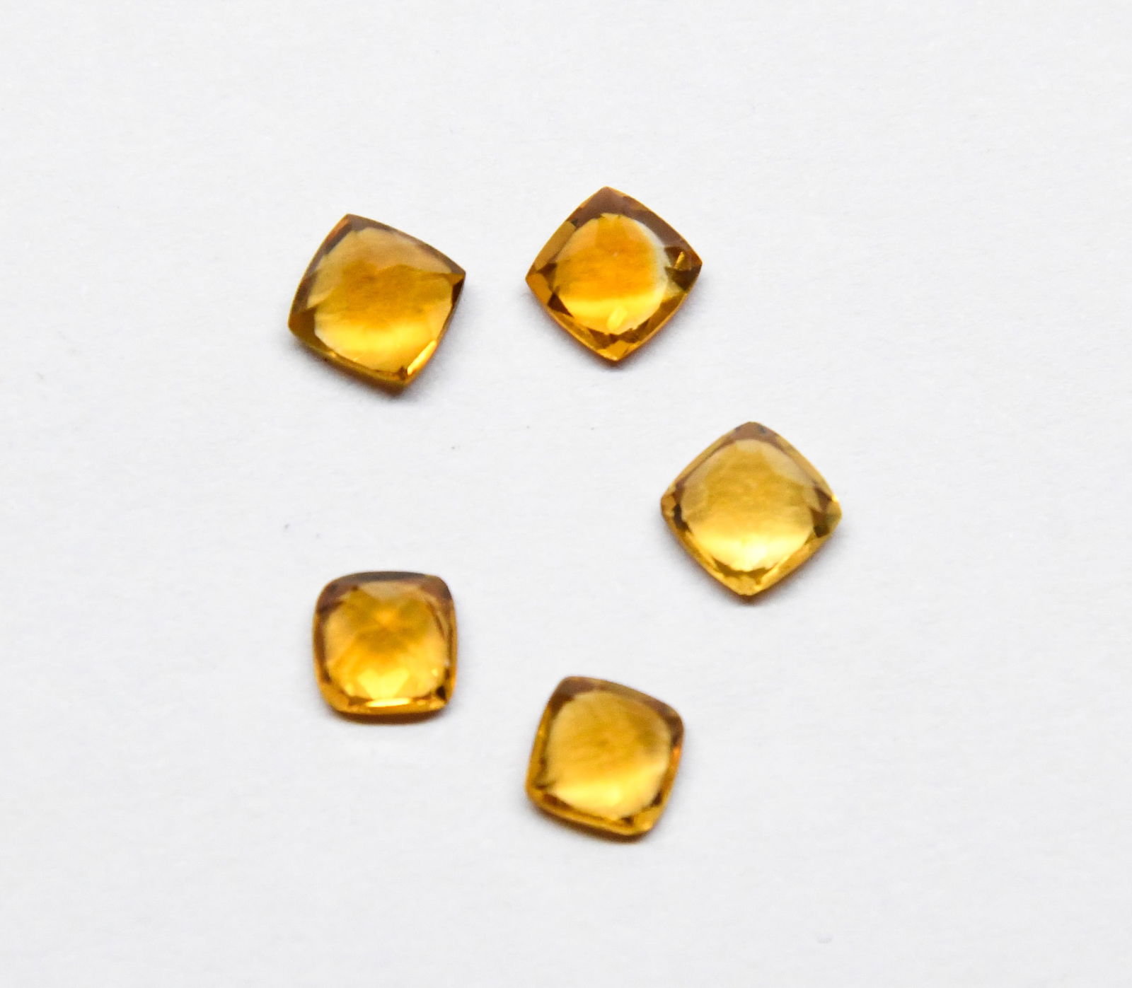 NATURAL CITRINE BEADS CUTSTONE SQUARE 6 MM, 5 PCS (1 of 2)