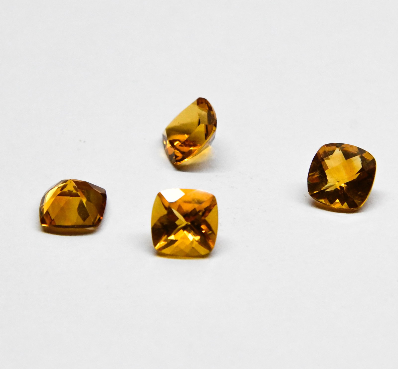 NATURAL CITRINE BEADS CUTSTONE SQUARE 8 MM, 4 PCS (1 of 2)