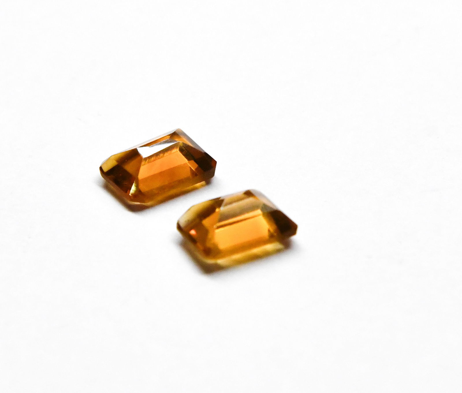 NATURAL CITRINE BEADS FACETED CUTSTONE RECTANGLE 7X9 MM 1 PAIR (1 of 2)