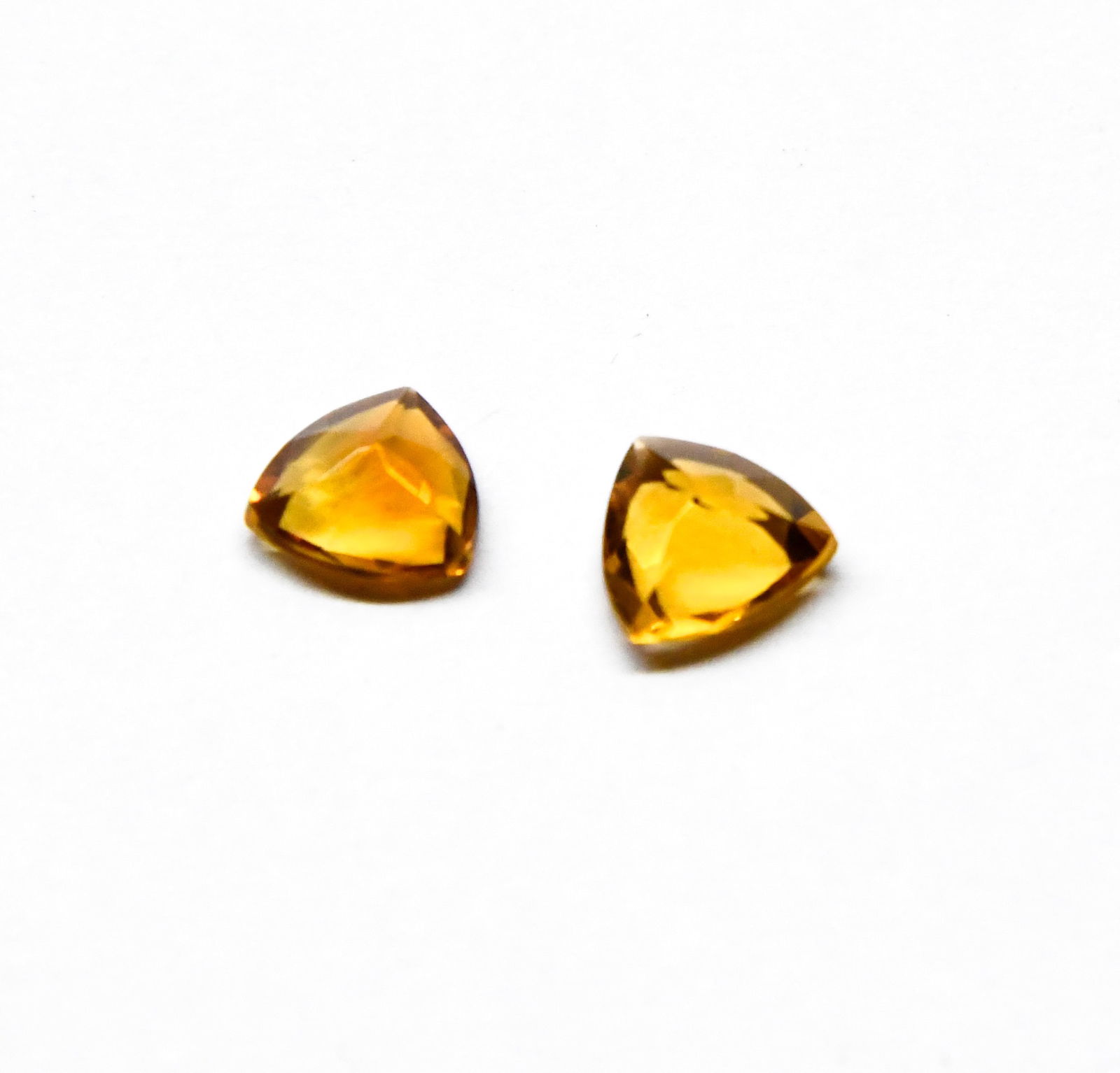 NATURAL CITRINE BEADS CUTSTONE TRIANGLE 9X9 MM 1 PAIR (1 of 2)