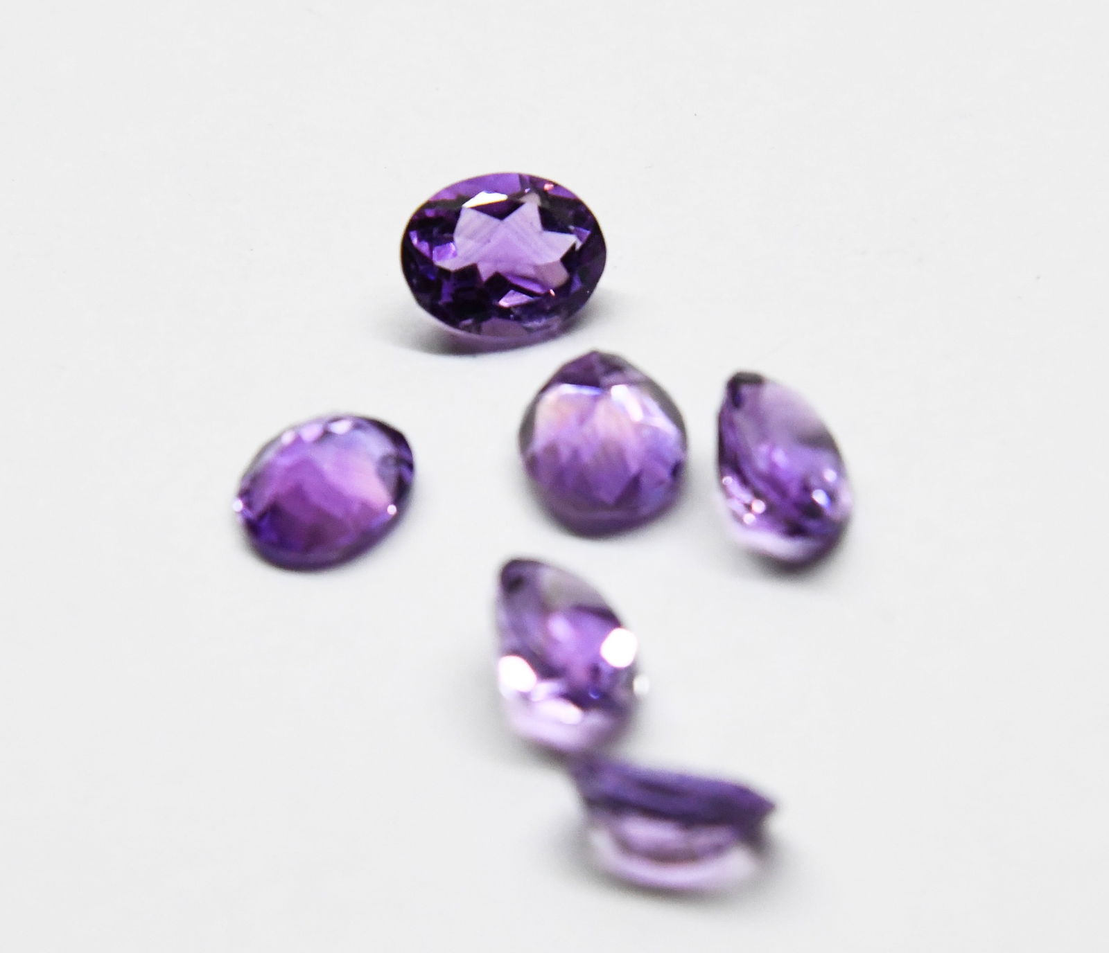 NATURAL AMETHYST FACETED CUTSTONE OVAL 8X10 MM 6 PCS (1 of 2)