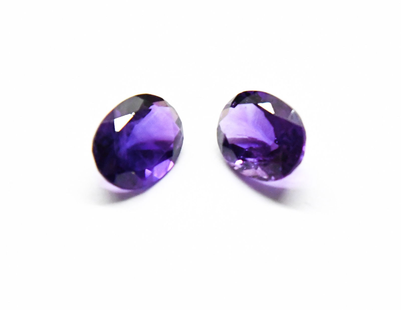 NATURAL AMETHYST FACETED CUTSTONE OVAL 10X14 MM 1 PC (1 of 2)