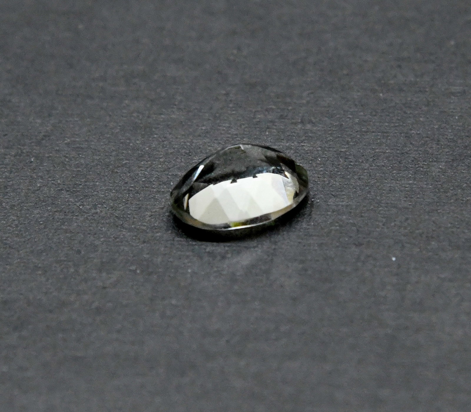 NATURAL GREEN AMETHYST FACETED CUTSTONE OVAL 9.5X13 MM 1 PC (1 of 2)