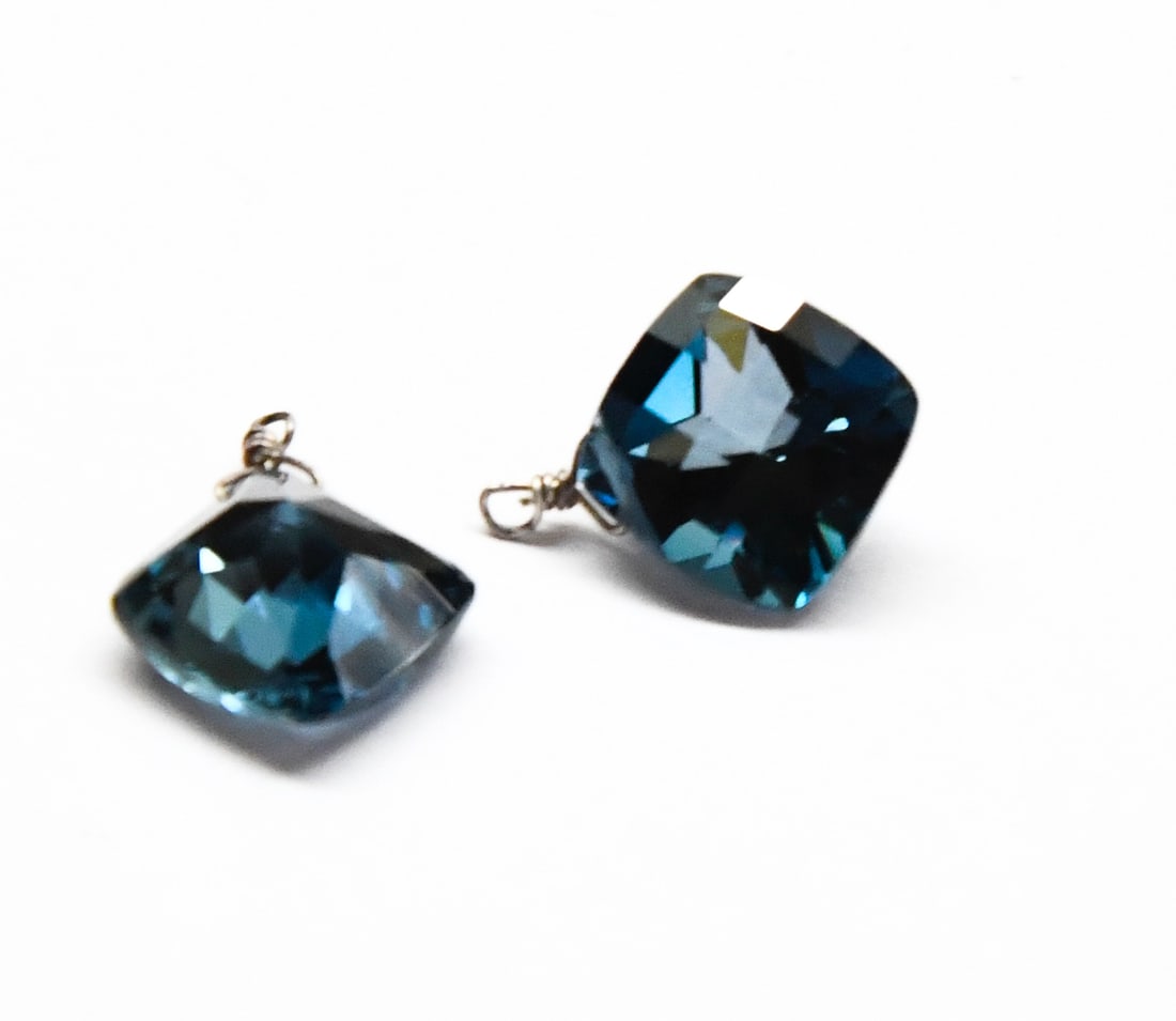 NATURAL BLUE TOPAZ BEADS FACETED CUSHION 12 MM SOLID 925 SILVER 1 PAIR (1 of 2)