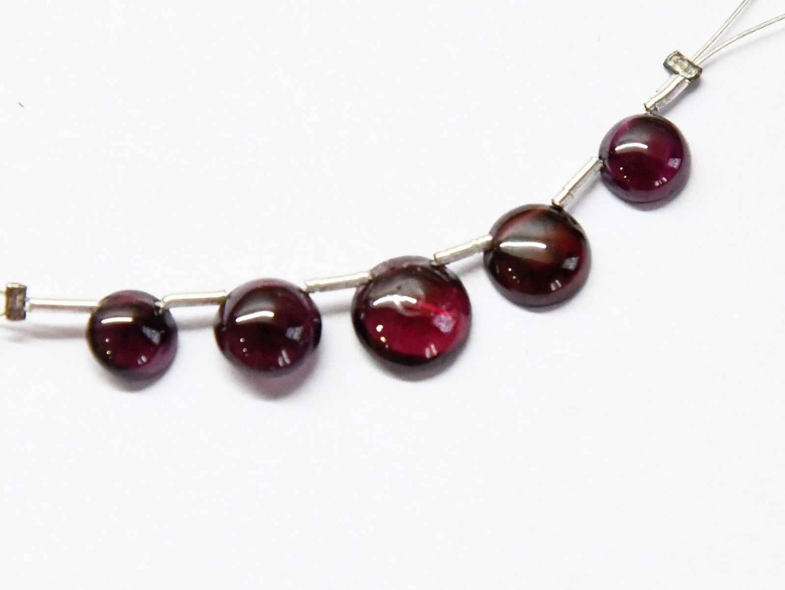 NATURAL GARNET BEADS FLATBACK ROUND 6 - 8 MM 5 PCS (1 of 1)