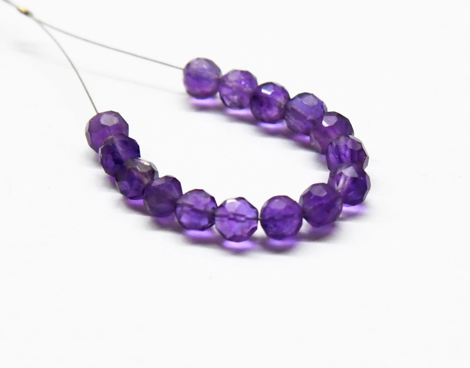 NATURAL AMETHYST BEADS FACETED ROUND 4.5 - 5 MM 15 PCS (2 TASSELS) (1 of 2)