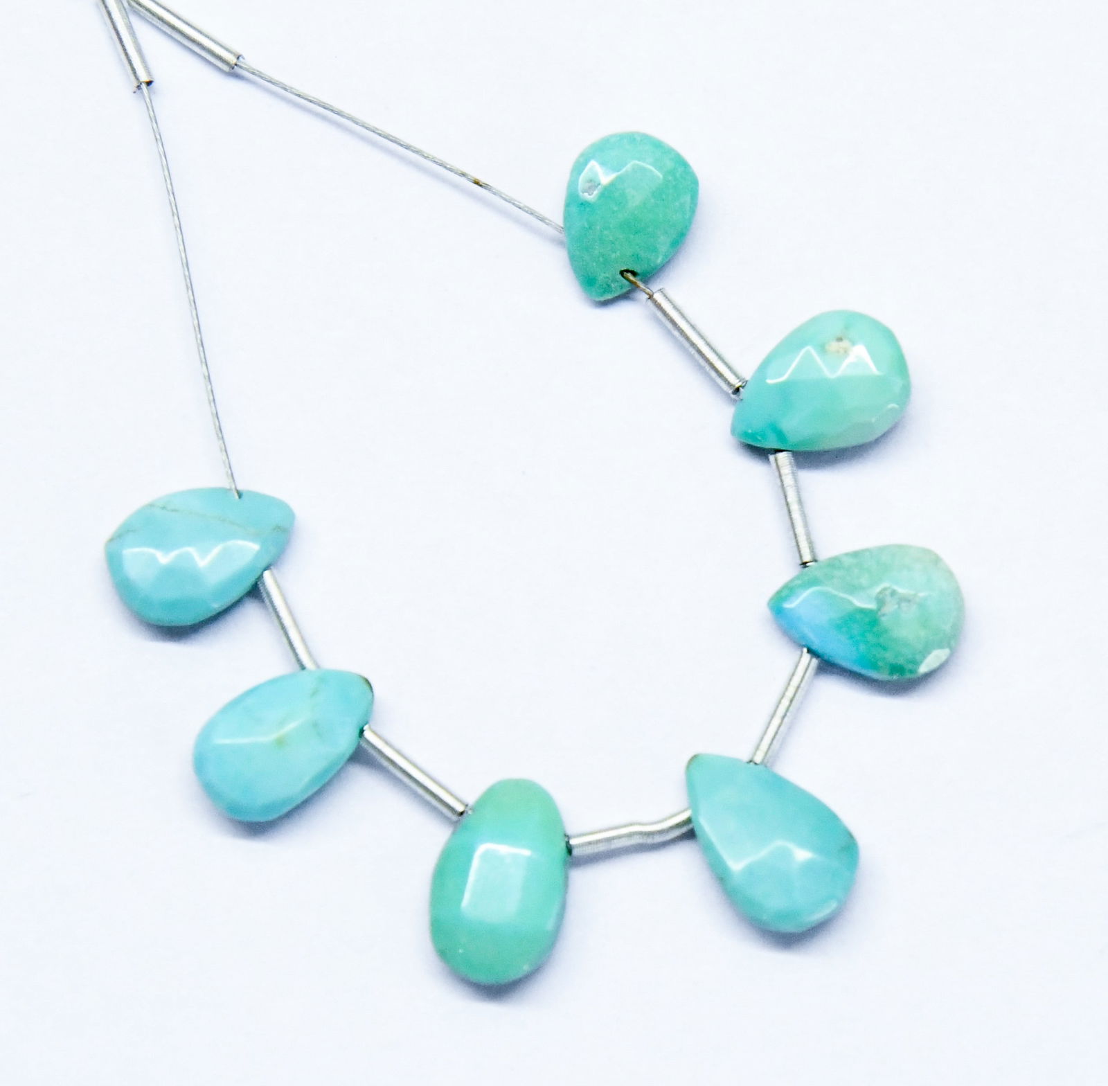 NATURAL TURQUOISE BEADS FACETED PEAR 6X7.5 - 6X9.5 MM 7 PCS (2 TASSELS) (1 of 2)