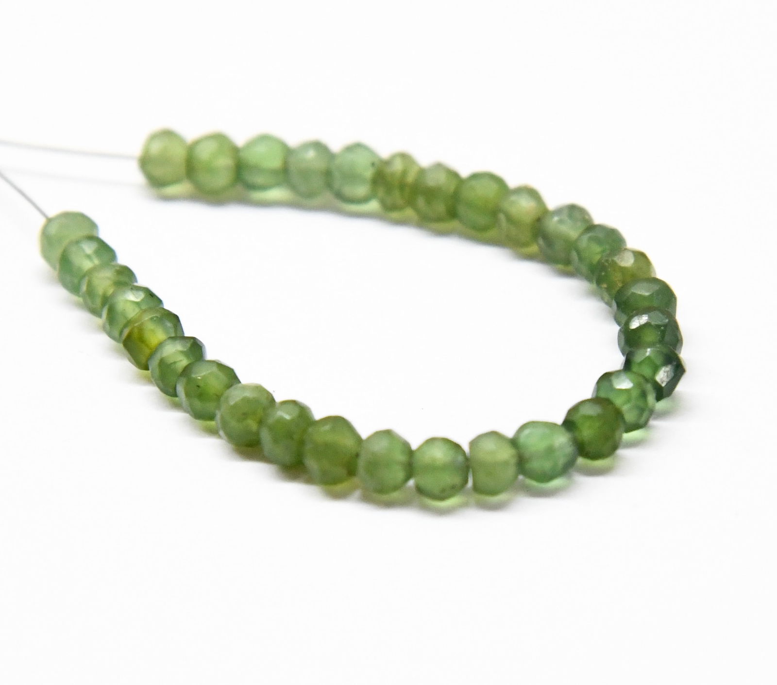 NATURAL SERPENTINE BEADS FACETED RONDELLE 3.5 MM 31 PCS (2 TASSELS) (1 of 2)