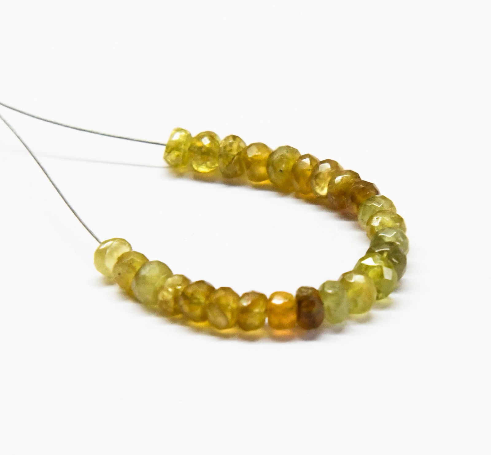 NATURAL GROSSULAR GARNET BEADS FACETED RONDELLE 3.5 - 4 MM 25 PCS (2 TASSELS) (1 of 2)