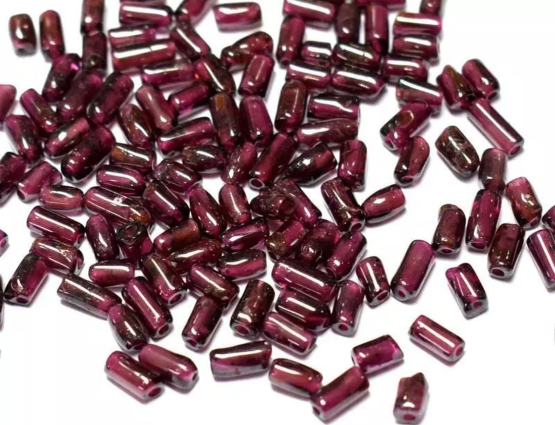(100 PIECES) NATURAL GARNET BEADS TUBE 3X4 - 3X7 MM (1 of 1)
