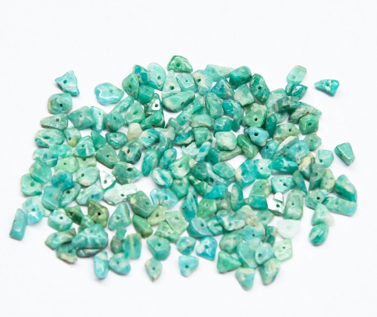 (500 PIECES) NATURAL AMAZONITE BEADS CHIPS 2X3 - 3X6 MM (1 of 1)