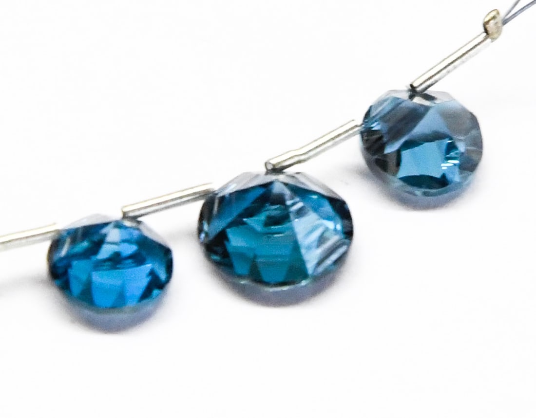 NATURAL LONDON BLUE TOPAZ BEADS FACETED ROUND 8 - 10 MM 3 PCS (1 of 3)